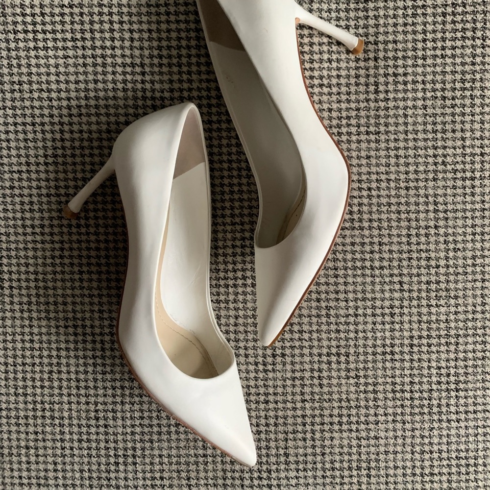 Dior designer white pointed toe heels